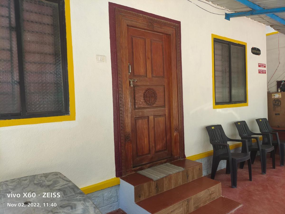 His Grace Sea View Cottages - Private Beach At Malpe Удупи Екстериор снимка